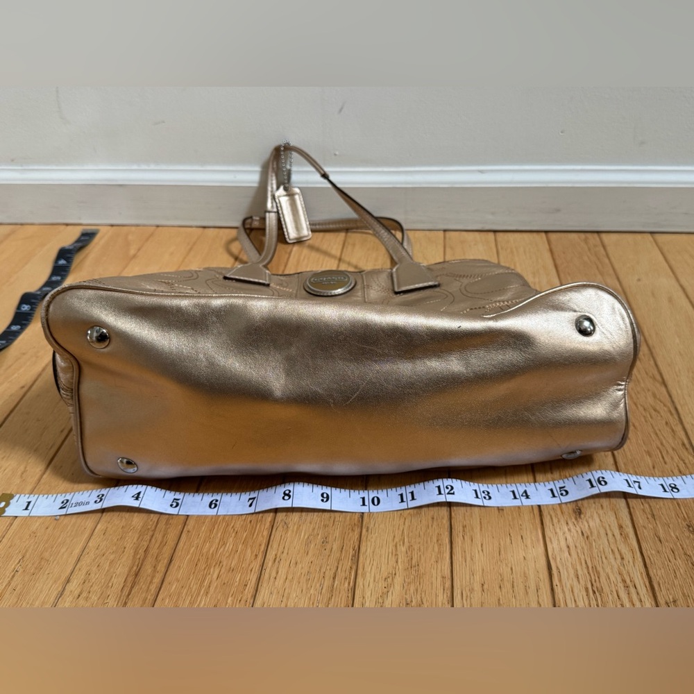 Coach Signature “C” Stitched Gold Leather Metallic Kiss lock Tote Handbag - Picture 10 of 16